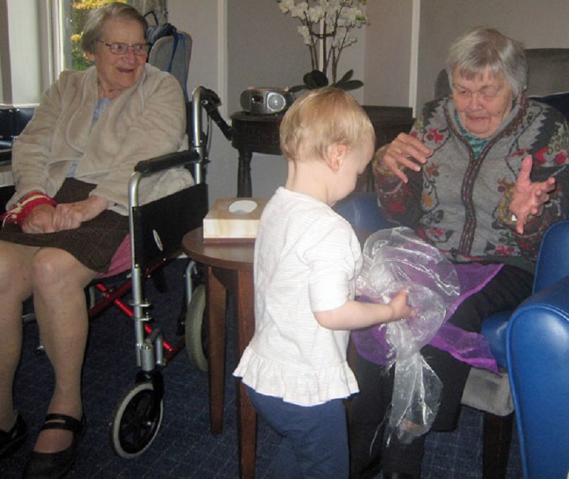 Young visitors at Mansfield Care Homes